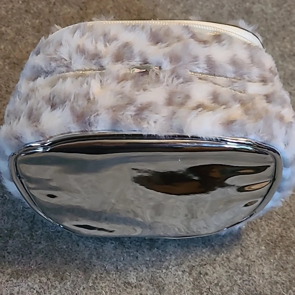 Claire's Club Girl's Plush Kitty Makeup Zip Bag Organizer 🐱🩷 Cute & Furry! NWT